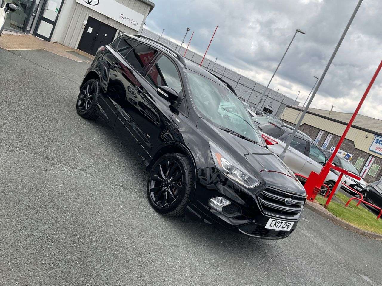 A 2017 FORD KUGA 2.0 TDCi ST-Line X SUV 5dr Diesel Powershift AWD Euro 6 (s/s) (180 ps) A 2017 FORD KUGA 2.0 TDCi ST-Line X SUV 5dr Diesel Powershift AWD Euro 6 (s/s) (180 ps)