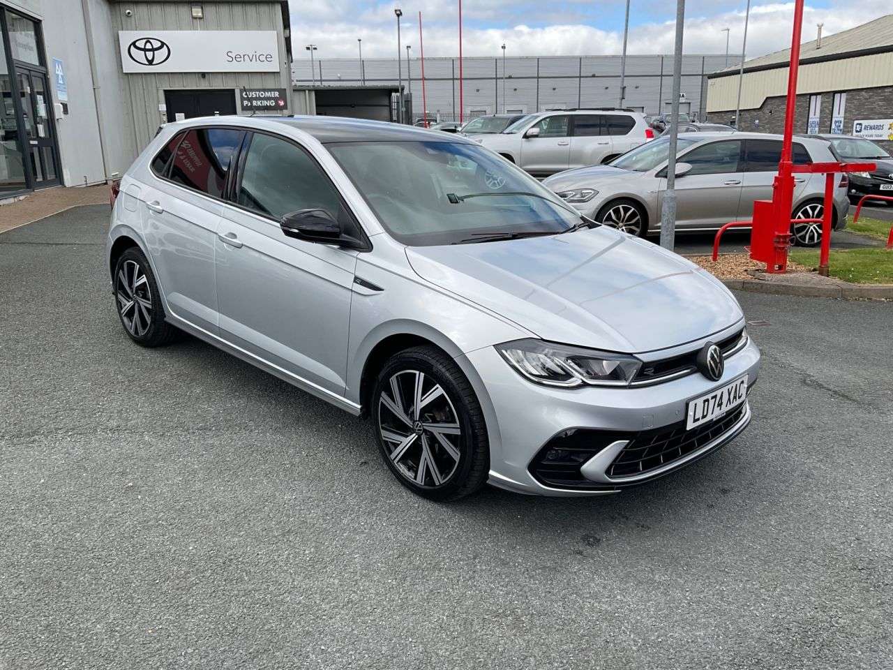 A 2024 VOLKSWAGEN POLO 1.0 TSI R-Line Hatchback 5dr Petrol DSG Euro 6 (s/s) (115 ps) Nav Camera Se A 2024 VOLKSWAGEN POLO 1.0 TSI R-Line Hatchback 5dr Petrol DSG Euro 6 (s/s) (115 ps) Nav Camera Se
