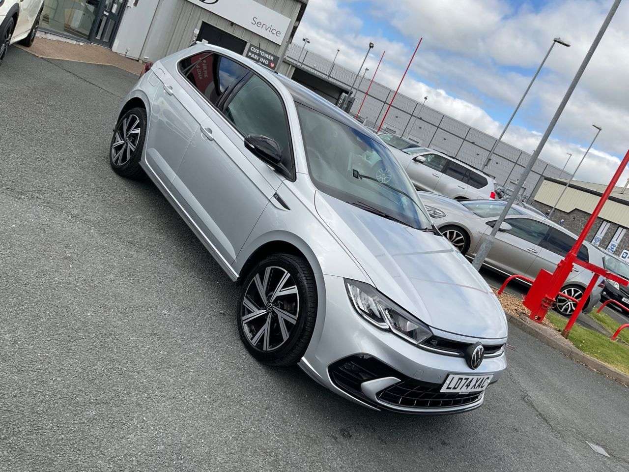 A 2024 VOLKSWAGEN POLO 1.0 TSI R-Line Hatchback 5dr Petrol DSG Euro 6 (s/s) (115 ps) Nav Camera Se A 2024 VOLKSWAGEN POLO 1.0 TSI R-Line Hatchback 5dr Petrol DSG Euro 6 (s/s) (115 ps) Nav Camera Se