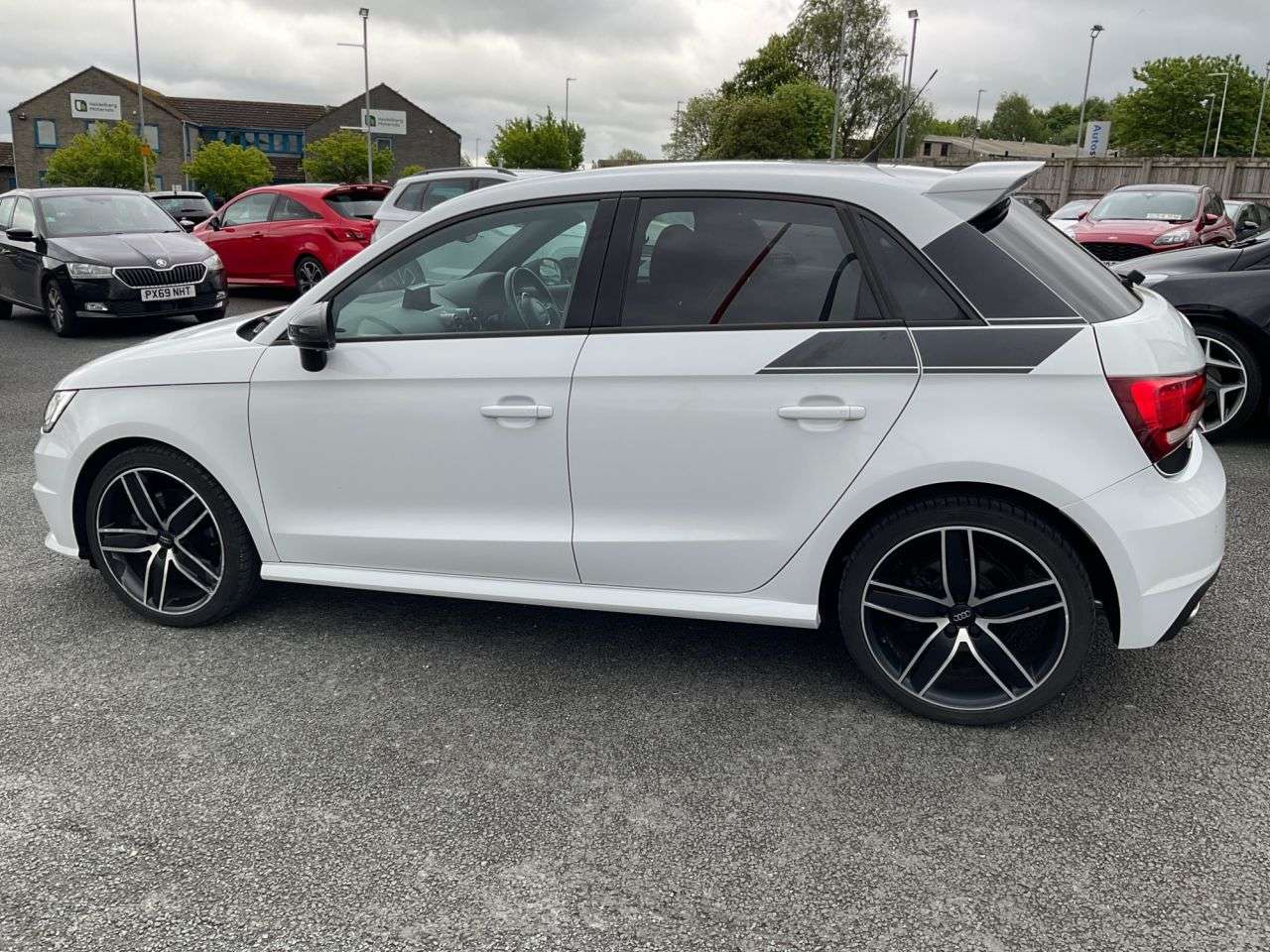 2017 AUDI S1 2017 AUDI S1