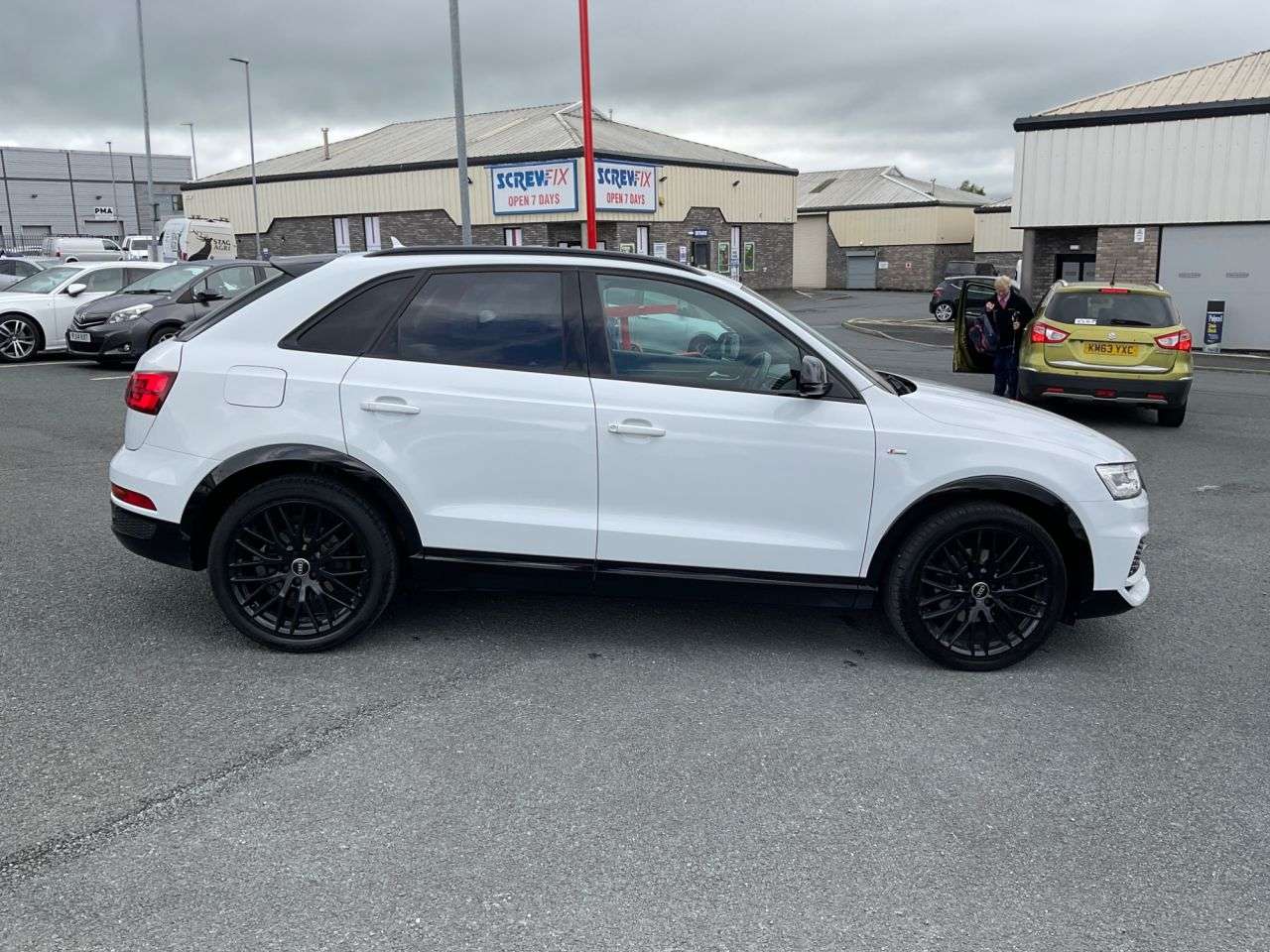 A 2017 AUDI Q3 2.0 TDI Black Edition SUV 5dr Diesel S Tronic quattro Euro 6 (s/s) (184 ps) A 2017 AUDI Q3 2.0 TDI Black Edition SUV 5dr Diesel S Tronic quattro Euro 6 (s/s) (184 ps)