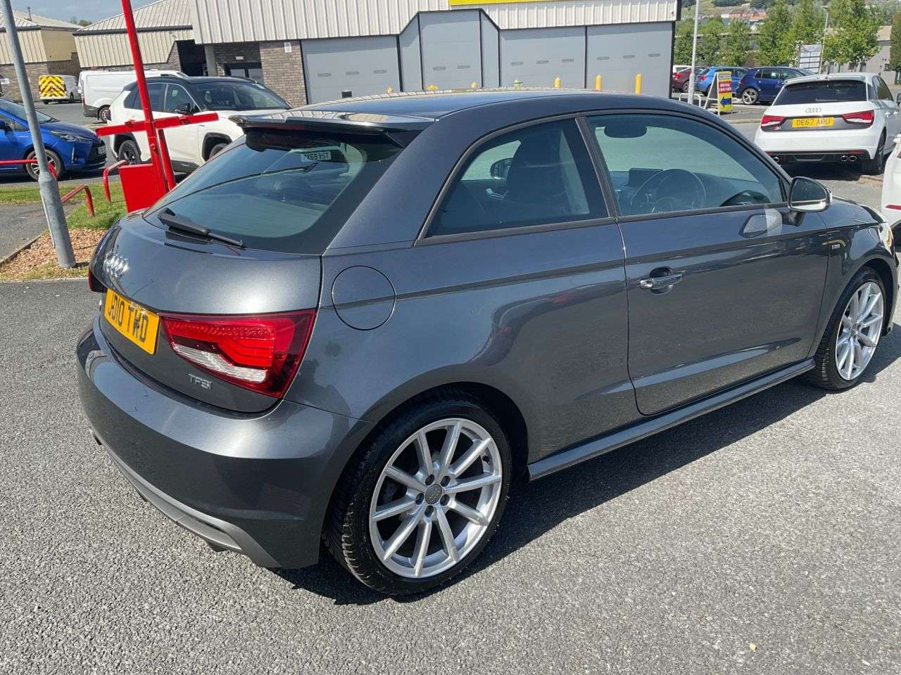 2016 AUDI A1 2016 AUDI A1
