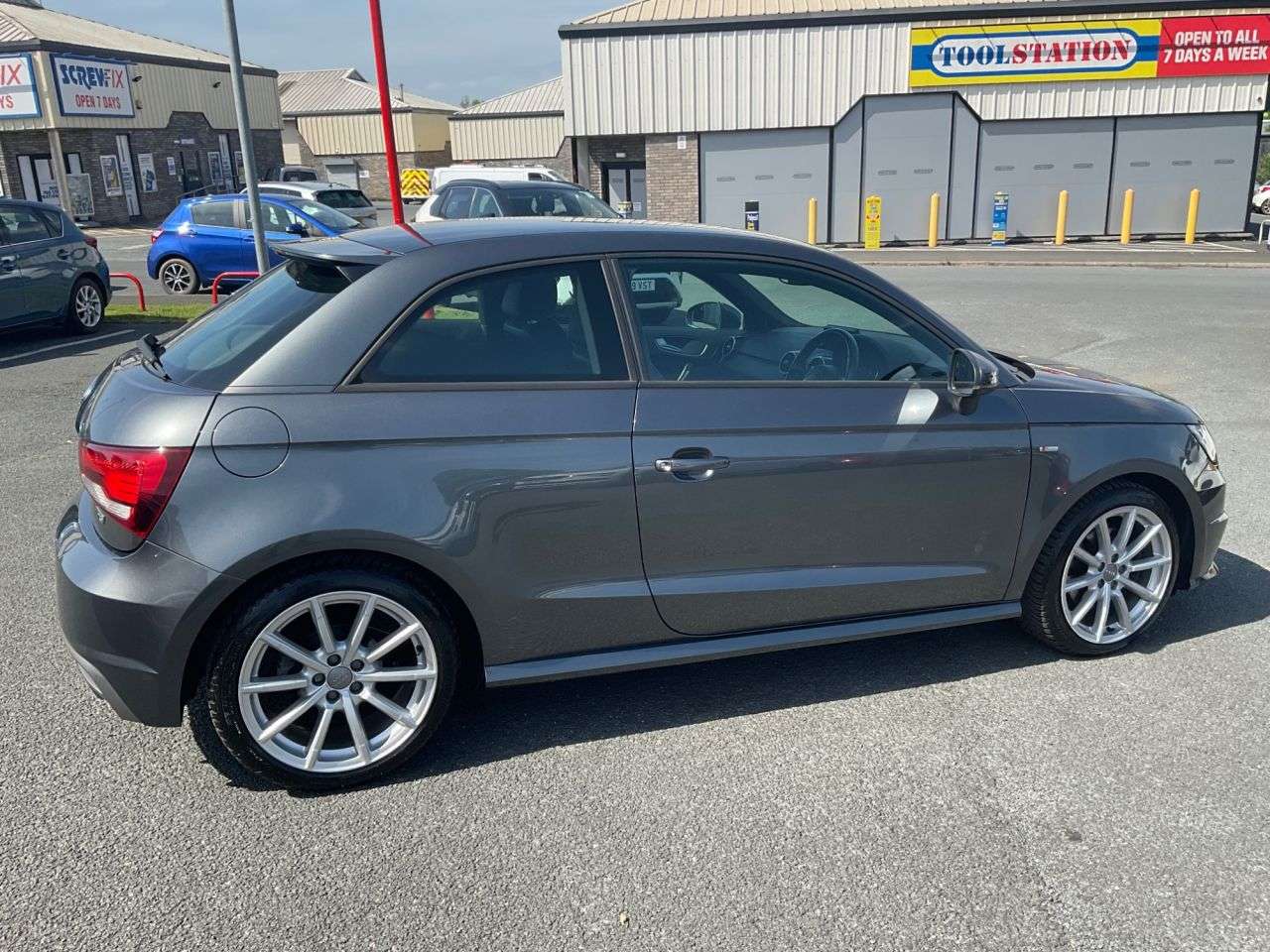 2016 AUDI A1 2016 AUDI A1