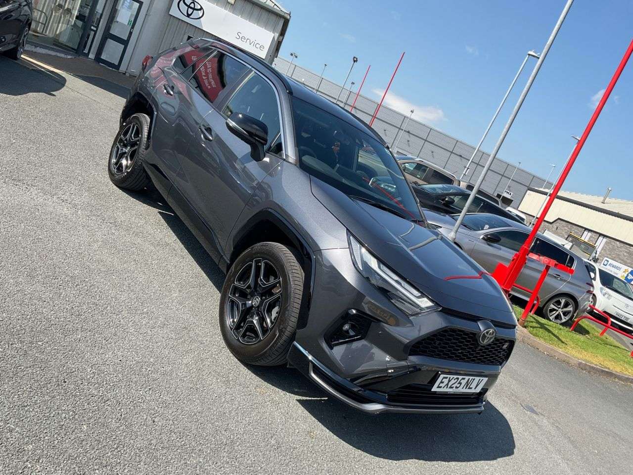 A 2025 TOYOTA RAV4 2.5 VVT 18.1kWh GR SPORT SUV 5dr Petrol Plug-in Hybrid CVT 4WD Euro 6 (s/s) A 2025 TOYOTA RAV4 2.5 VVT 18.1kWh GR SPORT SUV 5dr Petrol Plug-in Hybrid CVT 4WD Euro 6 (s/s)
