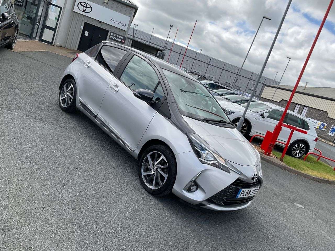 A 2019 TOYOTA YARIS 1.5 VVT-i Y20 Hatchback 5dr Petrol Manual Euro 6 (111 ps) Camera Cruise DAB A 2019 TOYOTA YARIS 1.5 VVT-i Y20 Hatchback 5dr Petrol Manual Euro 6 (111 ps) Camera Cruise DAB