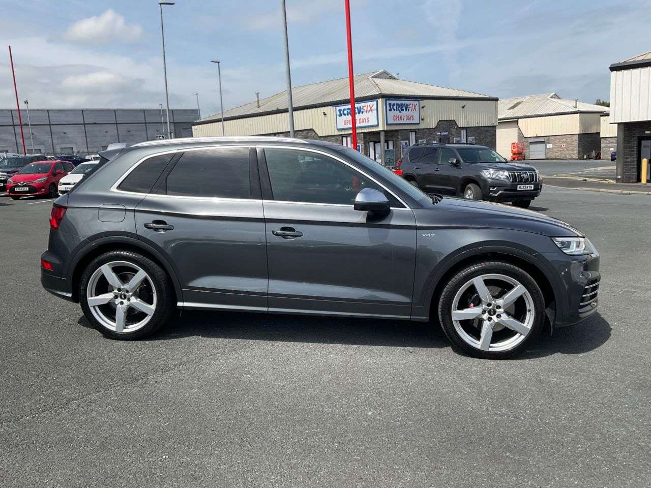 A 2018 AUDI SQ5 3.0 TFSI V6 SUV 5dr Petrol Tiptronic quattro Euro 6 (s/s) (354 ps) A 2018 AUDI SQ5 3.0 TFSI V6 SUV 5dr Petrol Tiptronic quattro Euro 6 (s/s) (354 ps)