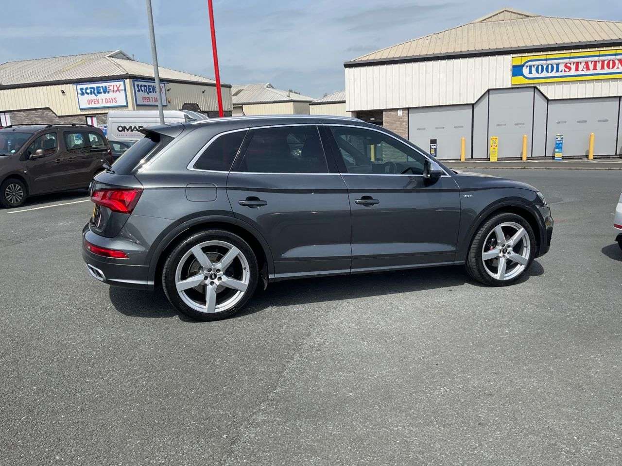 A 2018 AUDI SQ5 3.0 TFSI V6 SUV 5dr Petrol Tiptronic quattro Euro 6 (s/s) (354 ps) A 2018 AUDI SQ5 3.0 TFSI V6 SUV 5dr Petrol Tiptronic quattro Euro 6 (s/s) (354 ps)