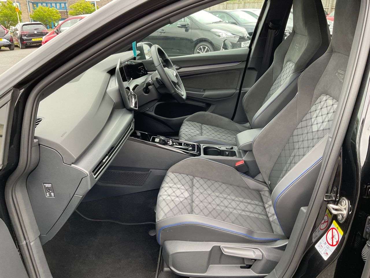 2025 VOLKSWAGEN GOLF 2025 VOLKSWAGEN GOLF