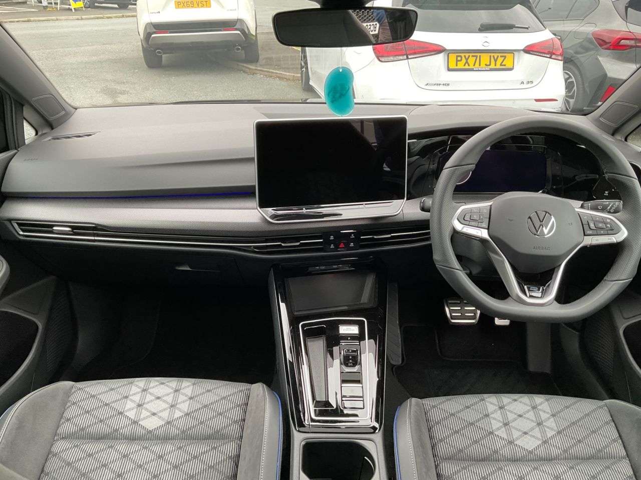 A 2025 VOLKSWAGEN GOLF 1.5 eTSI MHEV R-Line Hatchback 5dr Petrol Hybrid DSG Euro 6 (s/s) (150 ps) A 2025 VOLKSWAGEN GOLF 1.5 eTSI MHEV R-Line Hatchback 5dr Petrol Hybrid DSG Euro 6 (s/s) (150 ps)