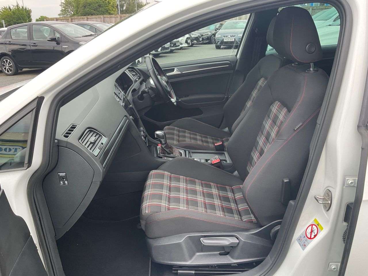 2020 VOLKSWAGEN GOLF 2020 VOLKSWAGEN GOLF