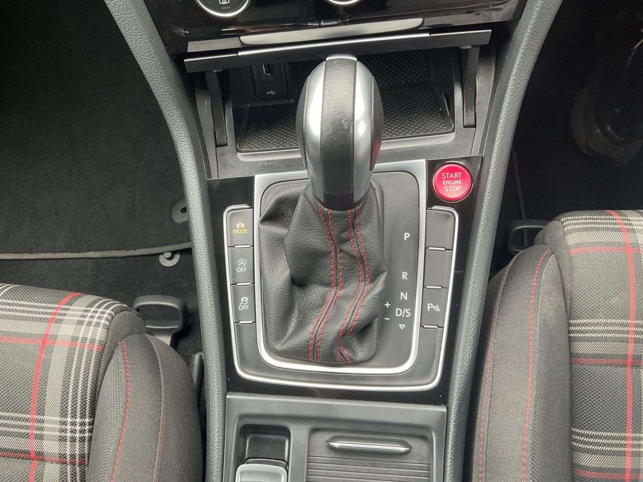 2020 VOLKSWAGEN GOLF 2020 VOLKSWAGEN GOLF