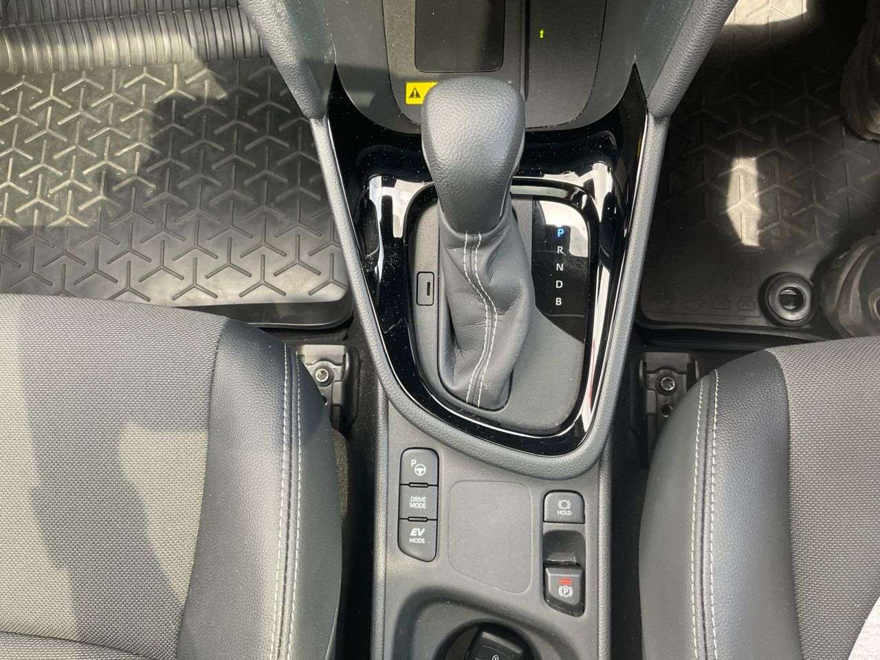 2024 TOYOTA YARIS CROSS 2024 TOYOTA YARIS CROSS