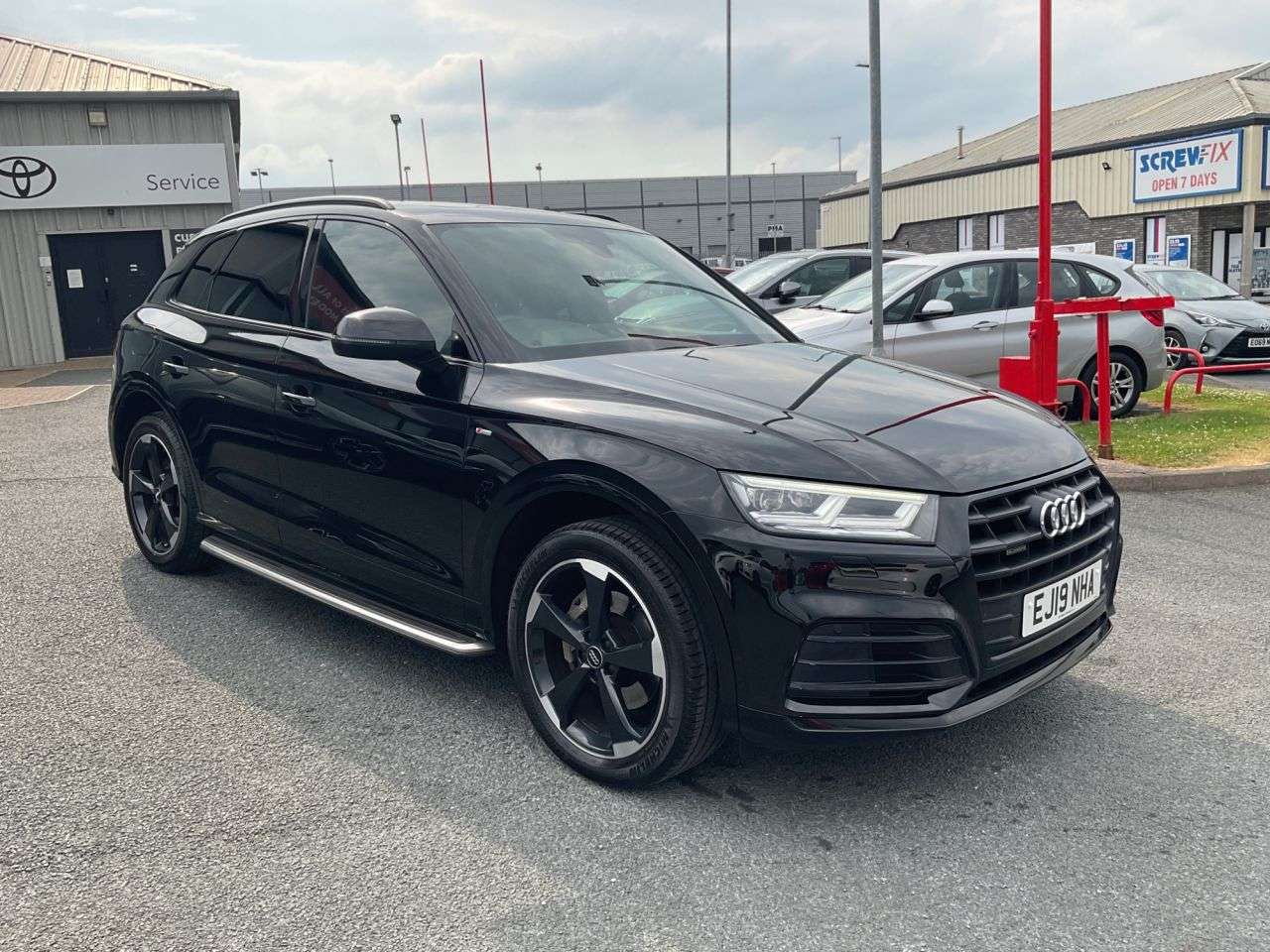 A 2019 AUDI Q5 2.0 TDI 40 Black Edition SUV 5dr Diesel S Tronic quattro Euro 6 (s/s) (190 A 2019 AUDI Q5 2.0 TDI 40 Black Edition SUV 5dr Diesel S Tronic quattro Euro 6 (s/s) (190
