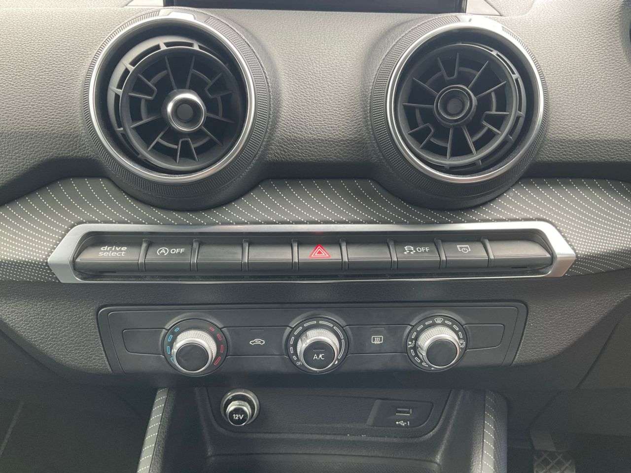2018 AUDI Q2 2018 AUDI Q2
