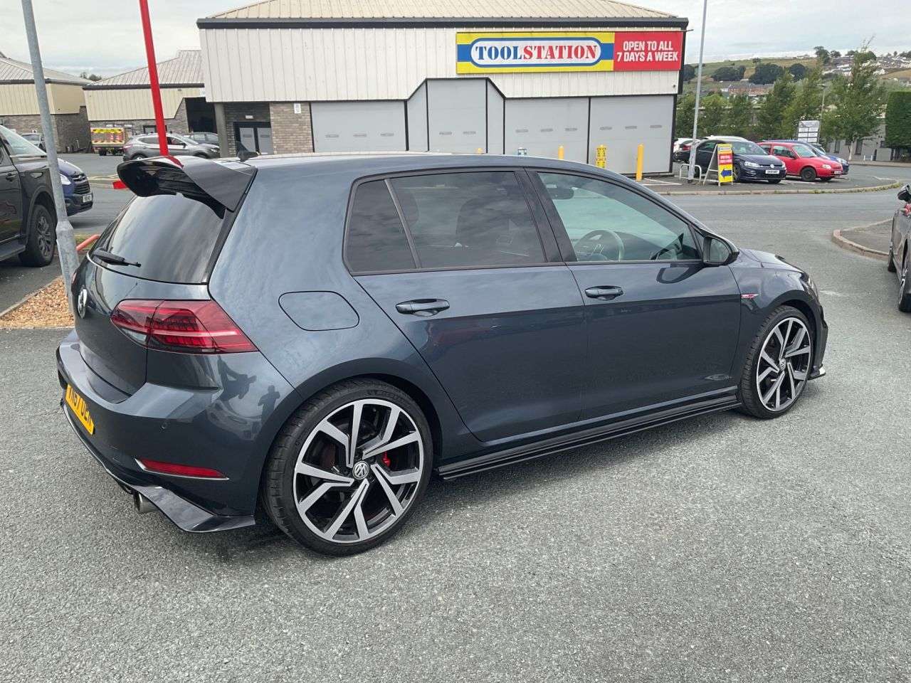2017 VOLKSWAGEN GOLF 2017 VOLKSWAGEN GOLF
