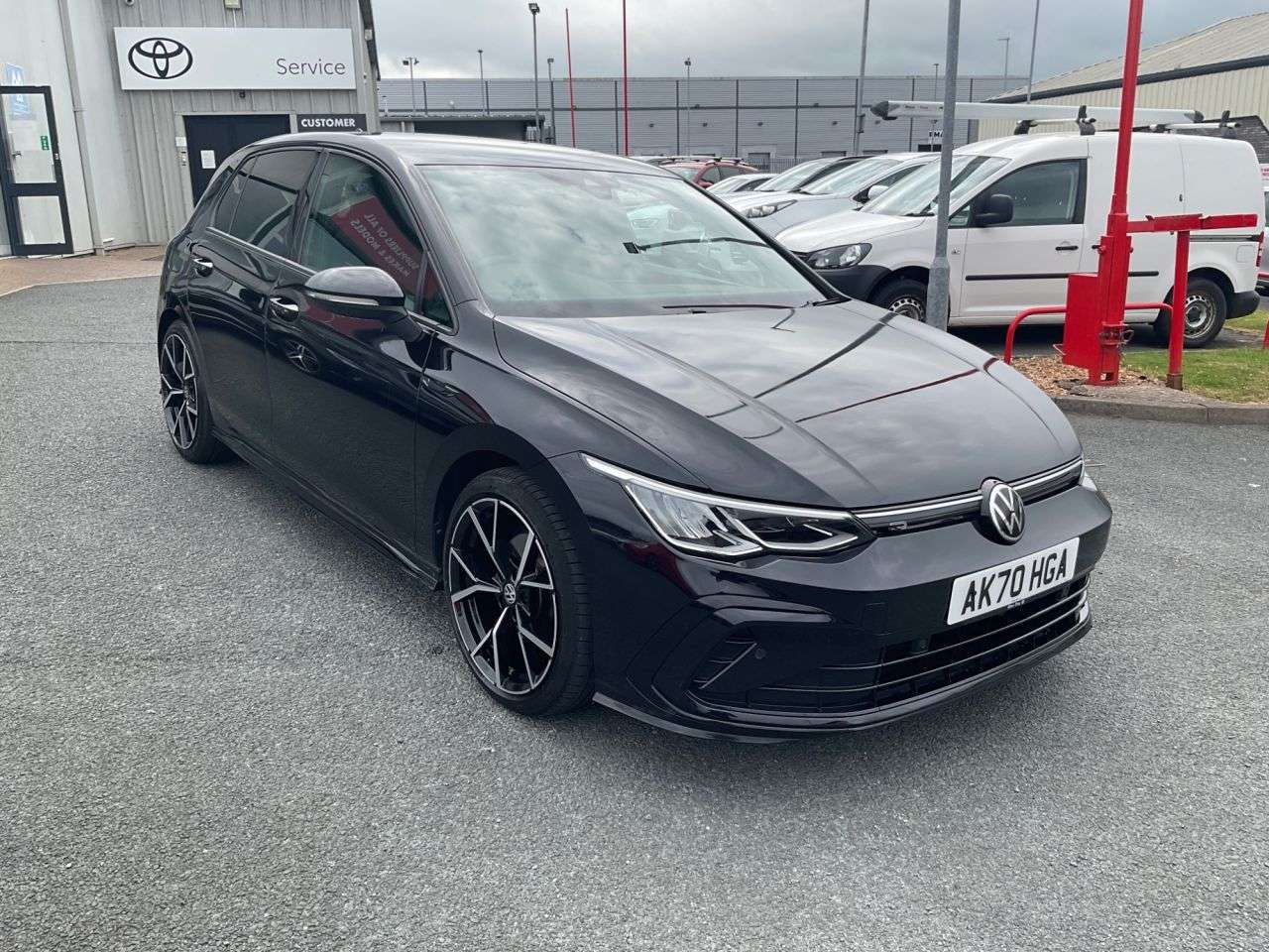 A 2020 VOLKSWAGEN GOLF 1.5 eTSI MHEV R-Line Hatchback 5dr Petrol Hybrid DSG Euro 6 (s/s) (150 ps) A 2020 VOLKSWAGEN GOLF 1.5 eTSI MHEV R-Line Hatchback 5dr Petrol Hybrid DSG Euro 6 (s/s) (150 ps)