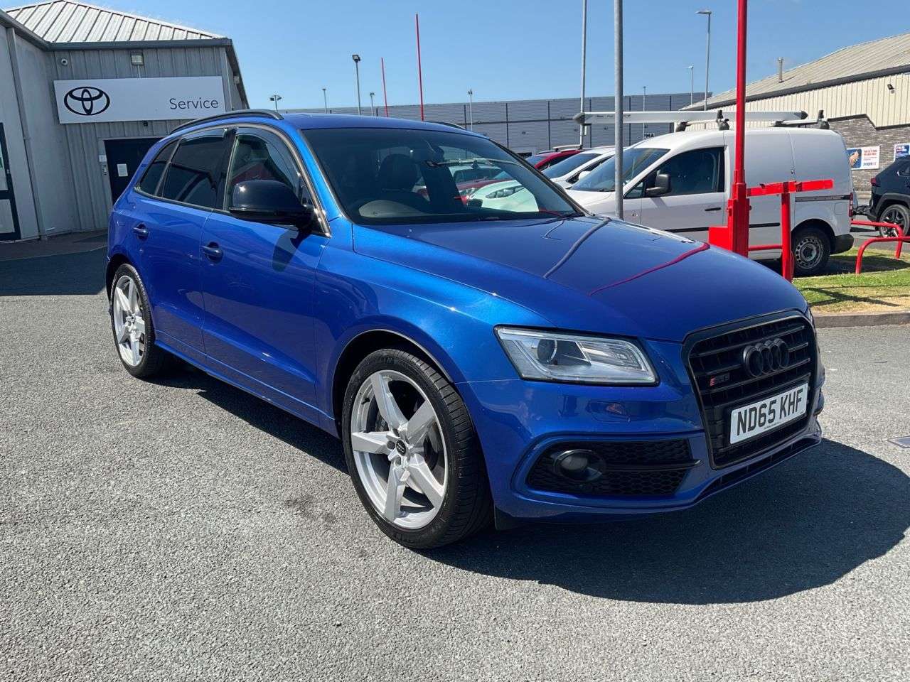 A 2015 AUDI SQ5 3.0 BiTDI V6 Plus SUV 5dr Diesel Tiptronic quattro Euro 6 (s/s) (340 ps) A 2015 AUDI SQ5 3.0 BiTDI V6 Plus SUV 5dr Diesel Tiptronic quattro Euro 6 (s/s) (340 ps)