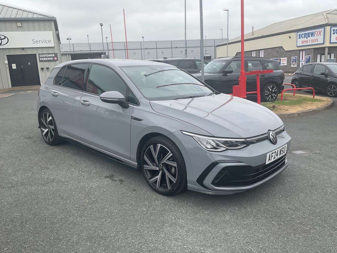A 2024 VOLKSWAGEN GOLF 1.5 eTSI MHEV R-Line Hatchback 5dr Petrol Hybrid DSG Euro 6 (s/s) (150 ps) A 2024 VOLKSWAGEN GOLF 1.5 eTSI MHEV R-Line Hatchback 5dr Petrol Hybrid DSG Euro 6 (s/s) (150 ps)