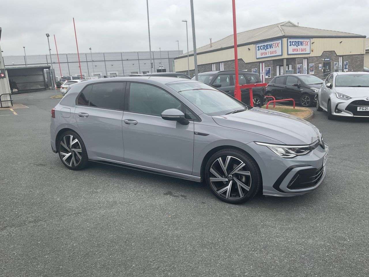 A 2024 VOLKSWAGEN GOLF 1.5 eTSI MHEV R-Line Hatchback 5dr Petrol Hybrid DSG Euro 6 (s/s) (150 ps) A 2024 VOLKSWAGEN GOLF 1.5 eTSI MHEV R-Line Hatchback 5dr Petrol Hybrid DSG Euro 6 (s/s) (150 ps)