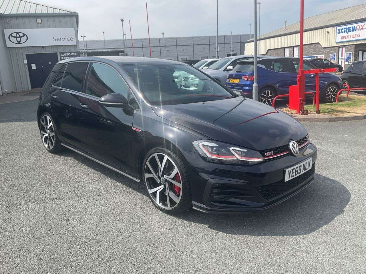 A 2020 VOLKSWAGEN GOLF 2.0 TSI GPF GTI Performance Hatchback 5dr Petrol DSG Euro 6 (s/s) (245 ps) A 2020 VOLKSWAGEN GOLF 2.0 TSI GPF GTI Performance Hatchback 5dr Petrol DSG Euro 6 (s/s) (245 ps)