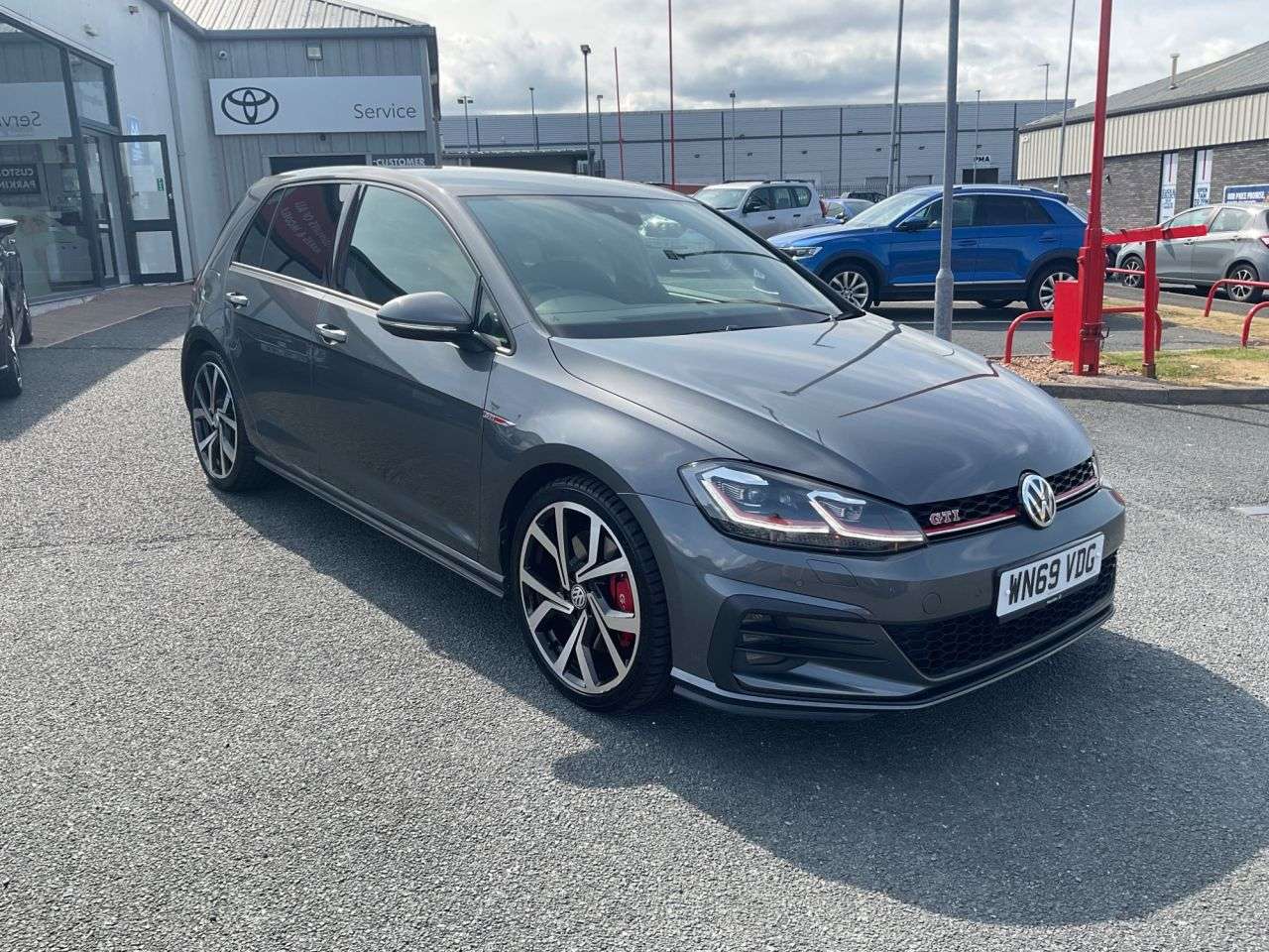 A 2019 VOLKSWAGEN GOLF 2.0 TSI GPF GTI Performance Hatchback 5dr Petrol DSG Euro 6 (s/s) (245 ps) A 2019 VOLKSWAGEN GOLF 2.0 TSI GPF GTI Performance Hatchback 5dr Petrol DSG Euro 6 (s/s) (245 ps)