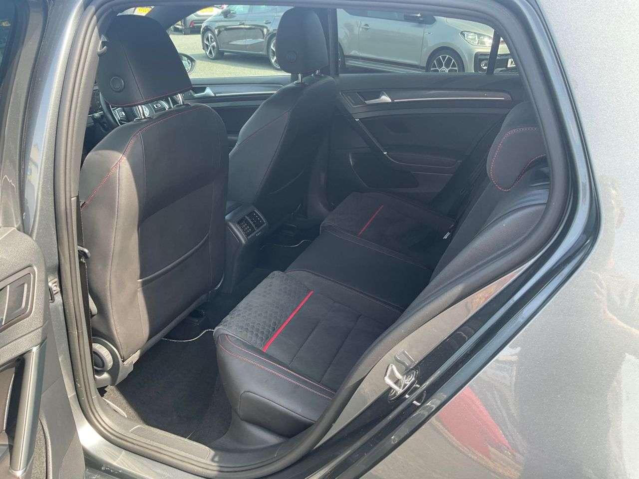 2019 VOLKSWAGEN GOLF 2019 VOLKSWAGEN GOLF