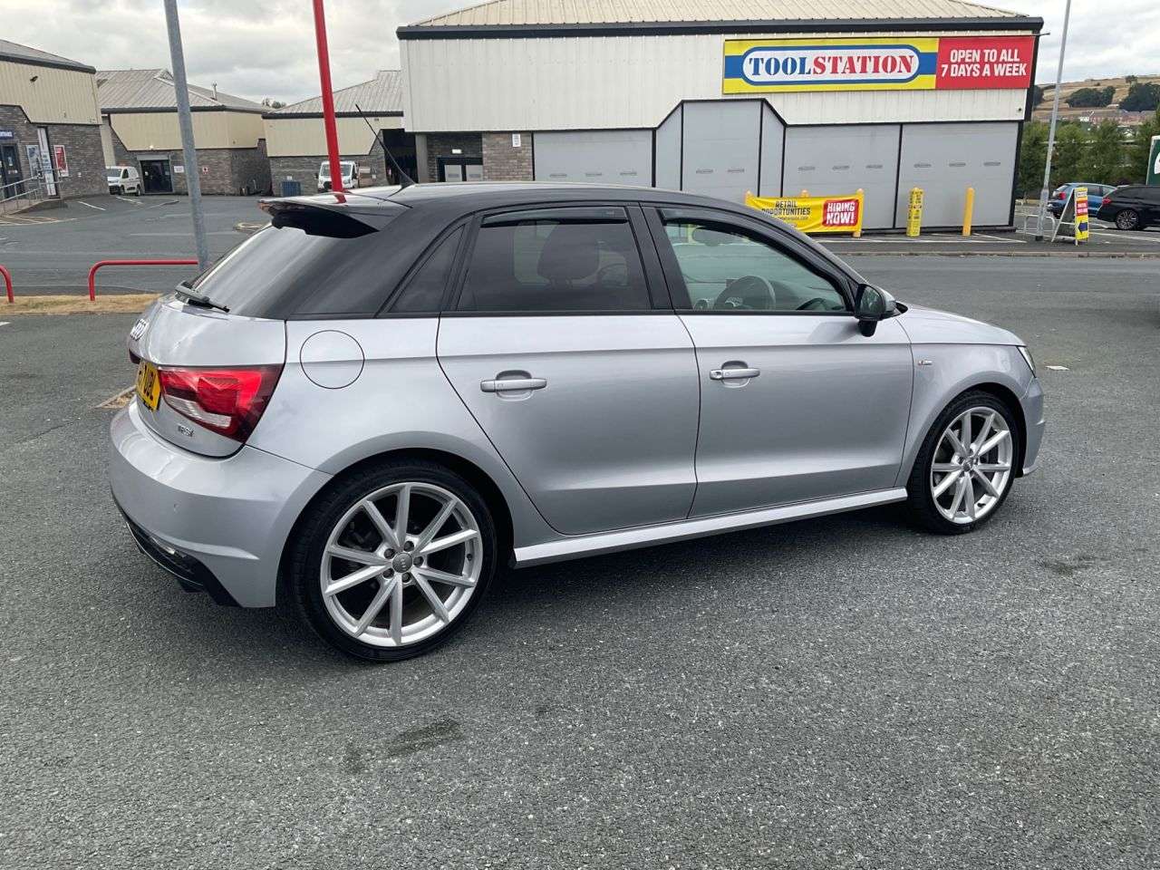 2017 AUDI A1 2017 AUDI A1