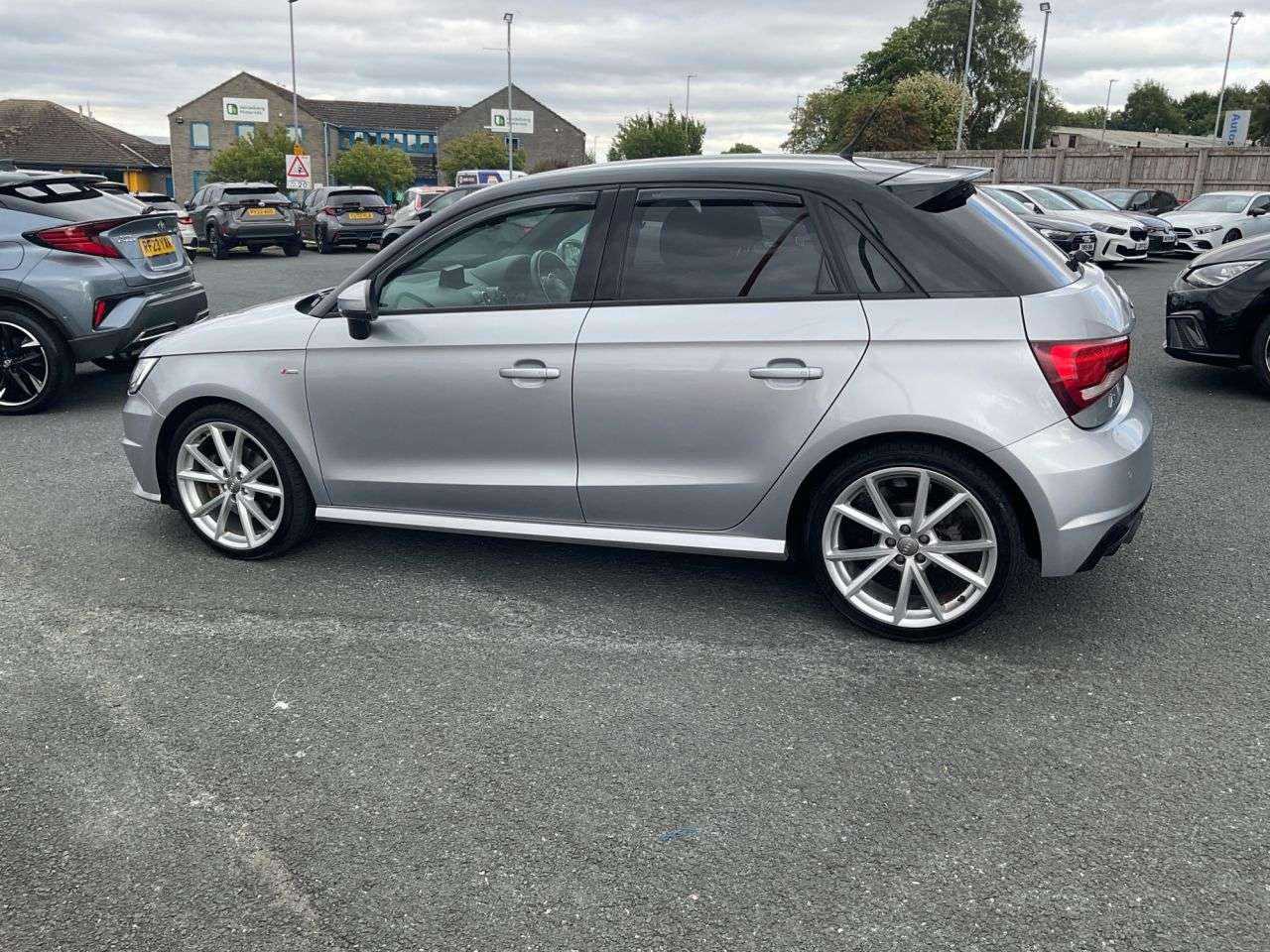 2017 AUDI A1 2017 AUDI A1