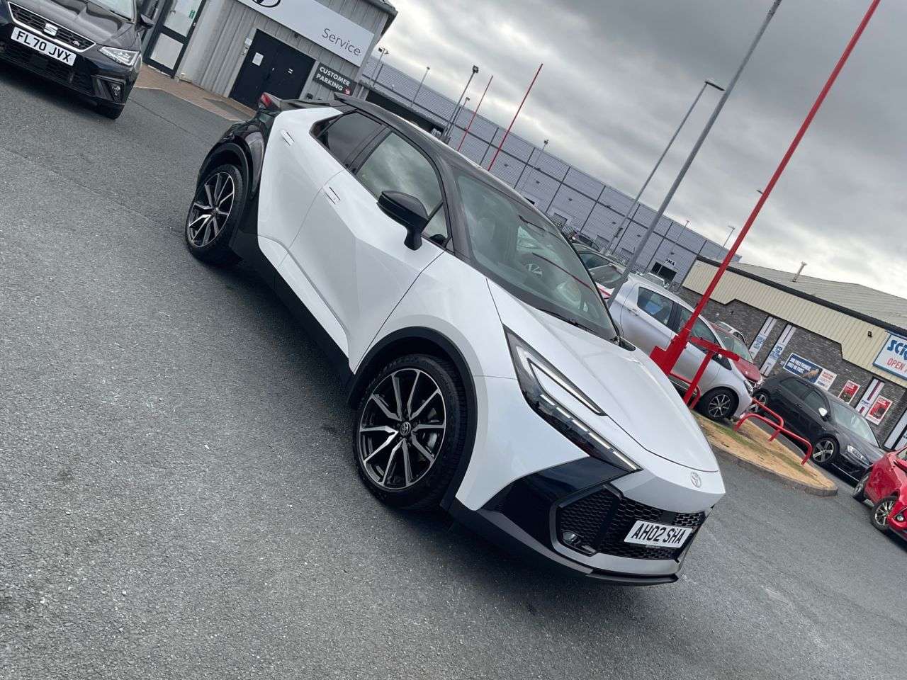 A 2026 TOYOTA C-HR 2.0 VVT-h GR SPORT SUV 5dr Petrol Hybrid CVT Euro 6 (s/s) (197 ps) Camera K A 2026 TOYOTA C-HR 2.0 VVT-h GR SPORT SUV 5dr Petrol Hybrid CVT Euro 6 (s/s) (197 ps) Camera K