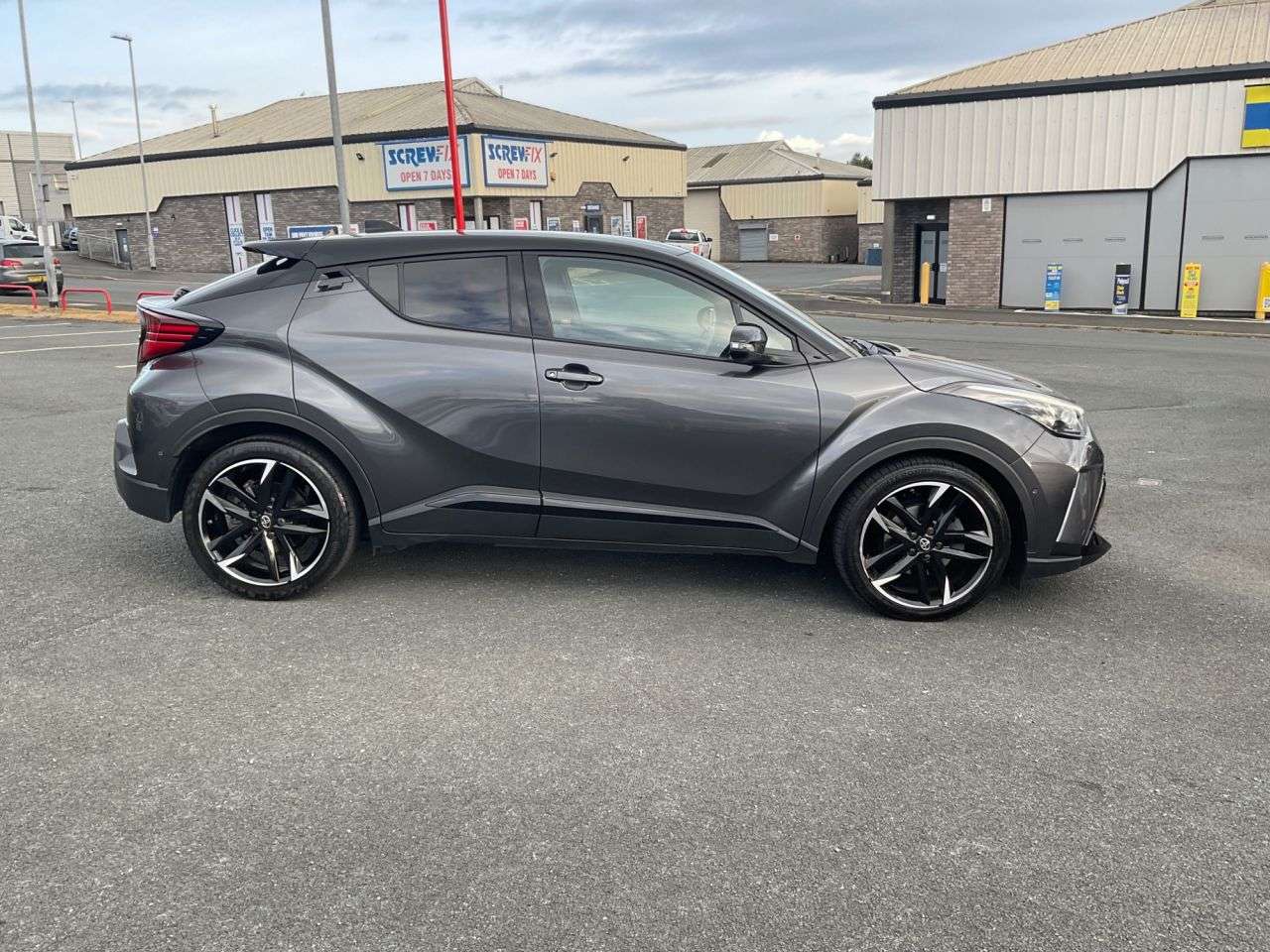 A 2023 TOYOTA C-HR 1.8 VVT-h GR SPORT SUV 5dr Petrol Hybrid CVT Euro 6 (s/s) (122 ps) Nav Came A 2023 TOYOTA C-HR 1.8 VVT-h GR SPORT SUV 5dr Petrol Hybrid CVT Euro 6 (s/s) (122 ps) Nav Came