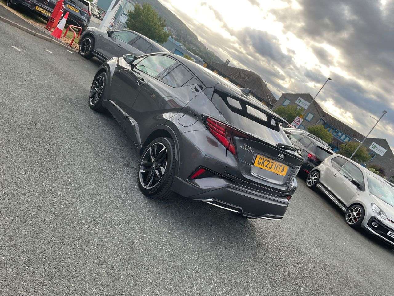 2023 TOYOTA C-HR 2023 TOYOTA C-HR