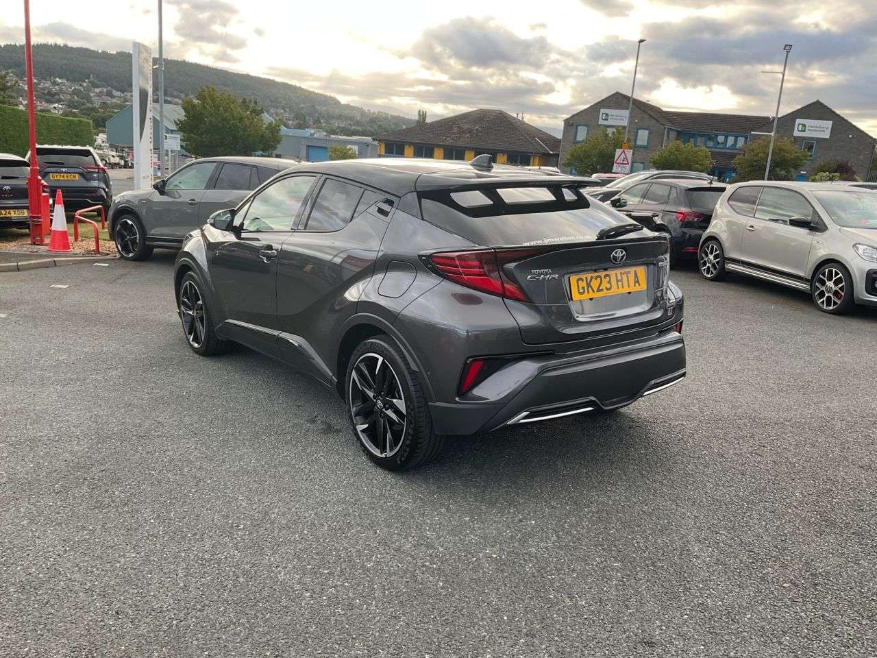 2023 TOYOTA C-HR 2023 TOYOTA C-HR
