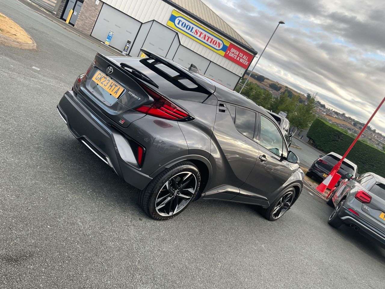 2023 TOYOTA C-HR 2023 TOYOTA C-HR