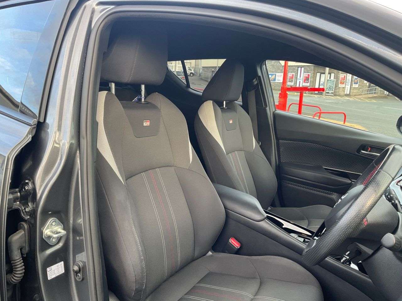 2023 TOYOTA C-HR 2023 TOYOTA C-HR