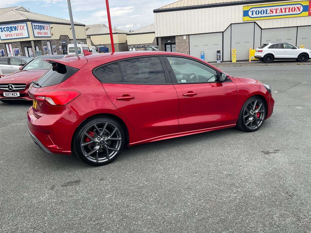 A 2021 FORD FOCUS 2.0 EcoBlue ST Hatchback 5dr Diesel Manual Euro 6 (s/s) (190 ps) A 2021 FORD FOCUS 2.0 EcoBlue ST Hatchback 5dr Diesel Manual Euro 6 (s/s) (190 ps)