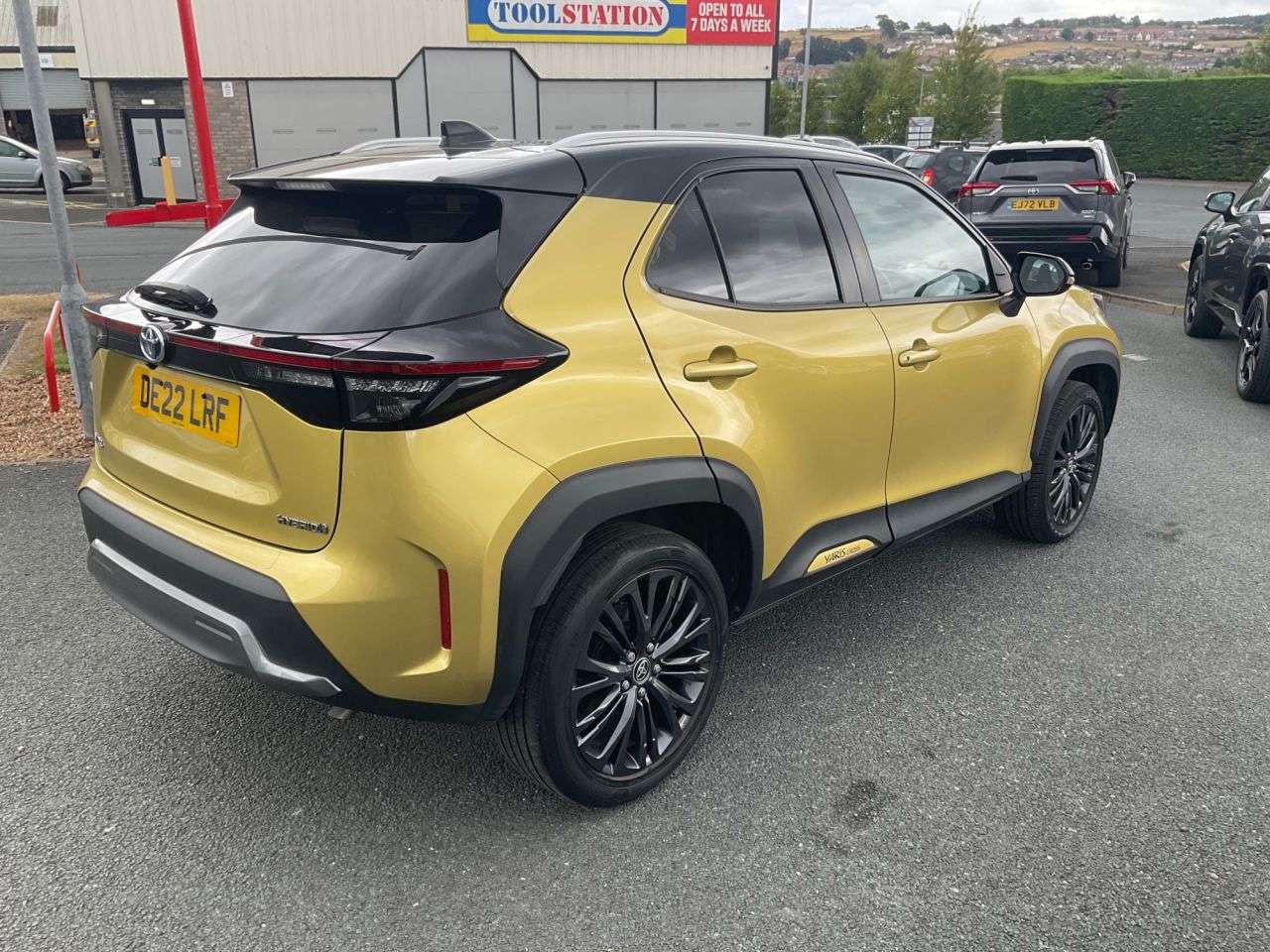 A 2022 TOYOTA YARIS CROSS 1.5 VVT-h Dynamic SUV 5dr Petrol Hybrid E-CVT Euro 6 (s/s) (116 ps) A 2022 TOYOTA YARIS CROSS 1.5 VVT-h Dynamic SUV 5dr Petrol Hybrid E-CVT Euro 6 (s/s) (116 ps)