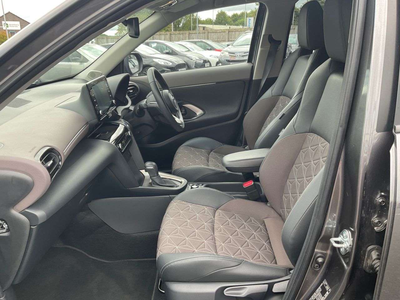 2023 TOYOTA YARIS CROSS 2023 TOYOTA YARIS CROSS