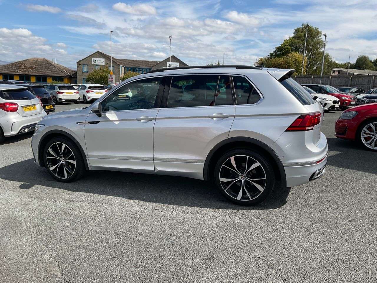 2021 VOLKSWAGEN TIGUAN 2021 VOLKSWAGEN TIGUAN