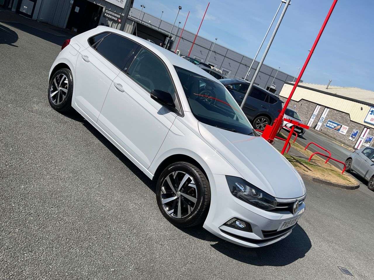 A 2019 VOLKSWAGEN POLO 1.0 EVO beats Hatchback 5dr Petrol Manual Euro 6 (s/s) (65 ps) DAB AIR CON A 2019 VOLKSWAGEN POLO 1.0 EVO beats Hatchback 5dr Petrol Manual Euro 6 (s/s) (65 ps) DAB AIR CON