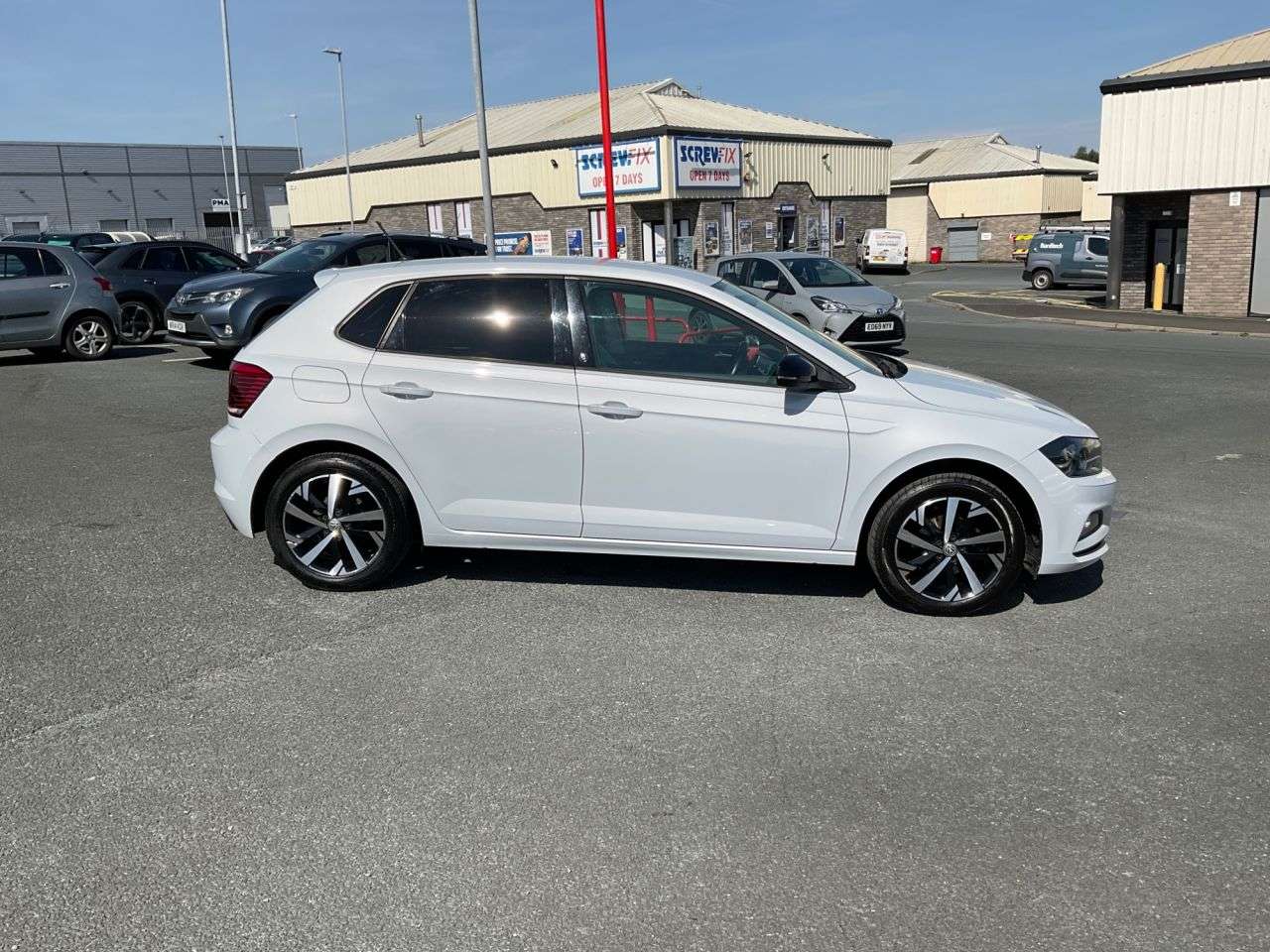 A 2019 VOLKSWAGEN POLO 1.0 EVO beats Hatchback 5dr Petrol Manual Euro 6 (s/s) (65 ps) DAB AIR CON A 2019 VOLKSWAGEN POLO 1.0 EVO beats Hatchback 5dr Petrol Manual Euro 6 (s/s) (65 ps) DAB AIR CON