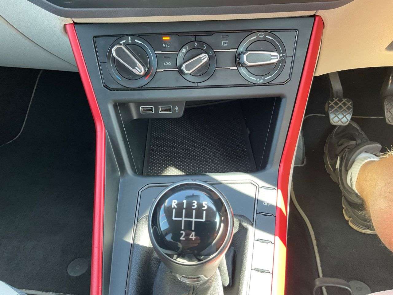 2019 VOLKSWAGEN POLO 2019 VOLKSWAGEN POLO