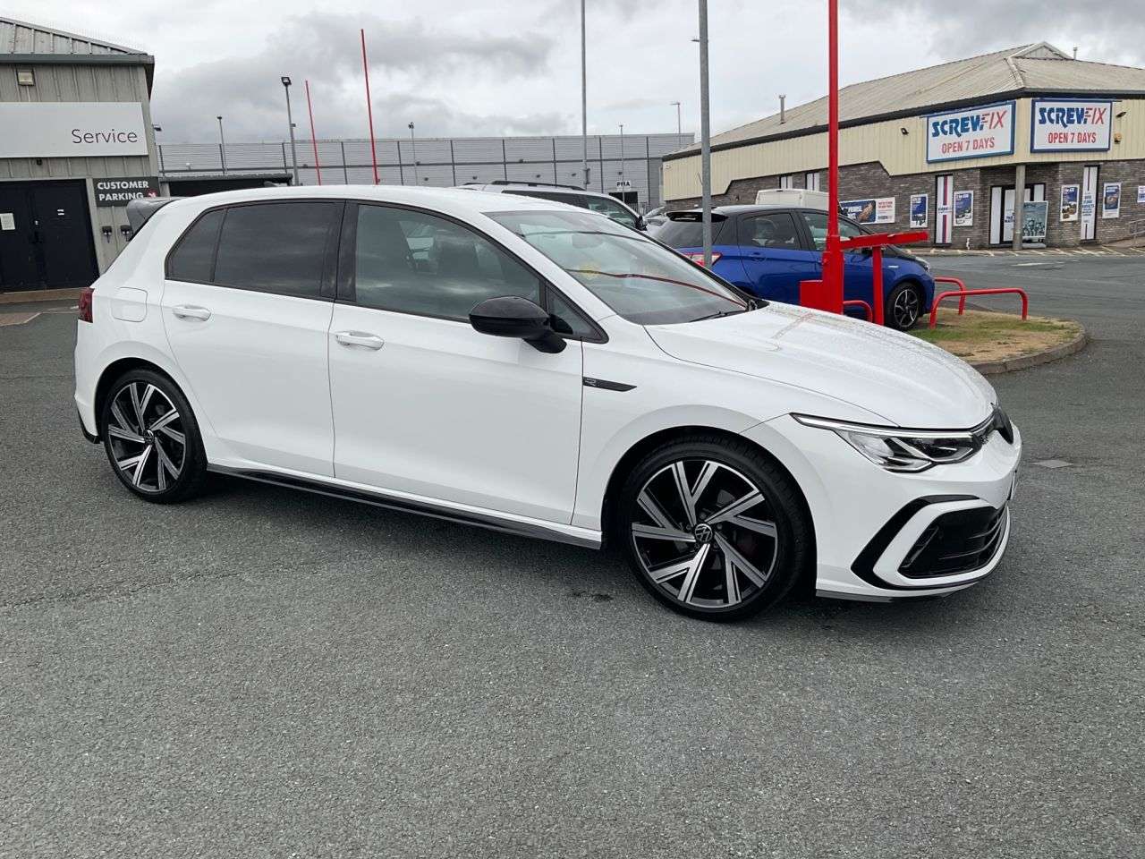 A 2022 VOLKSWAGEN GOLF 1.5 TSI R-Line Hatchback 5dr Petrol Manual Euro 6 (s/s) (150 ps) A 2022 VOLKSWAGEN GOLF 1.5 TSI R-Line Hatchback 5dr Petrol Manual Euro 6 (s/s) (150 ps)
