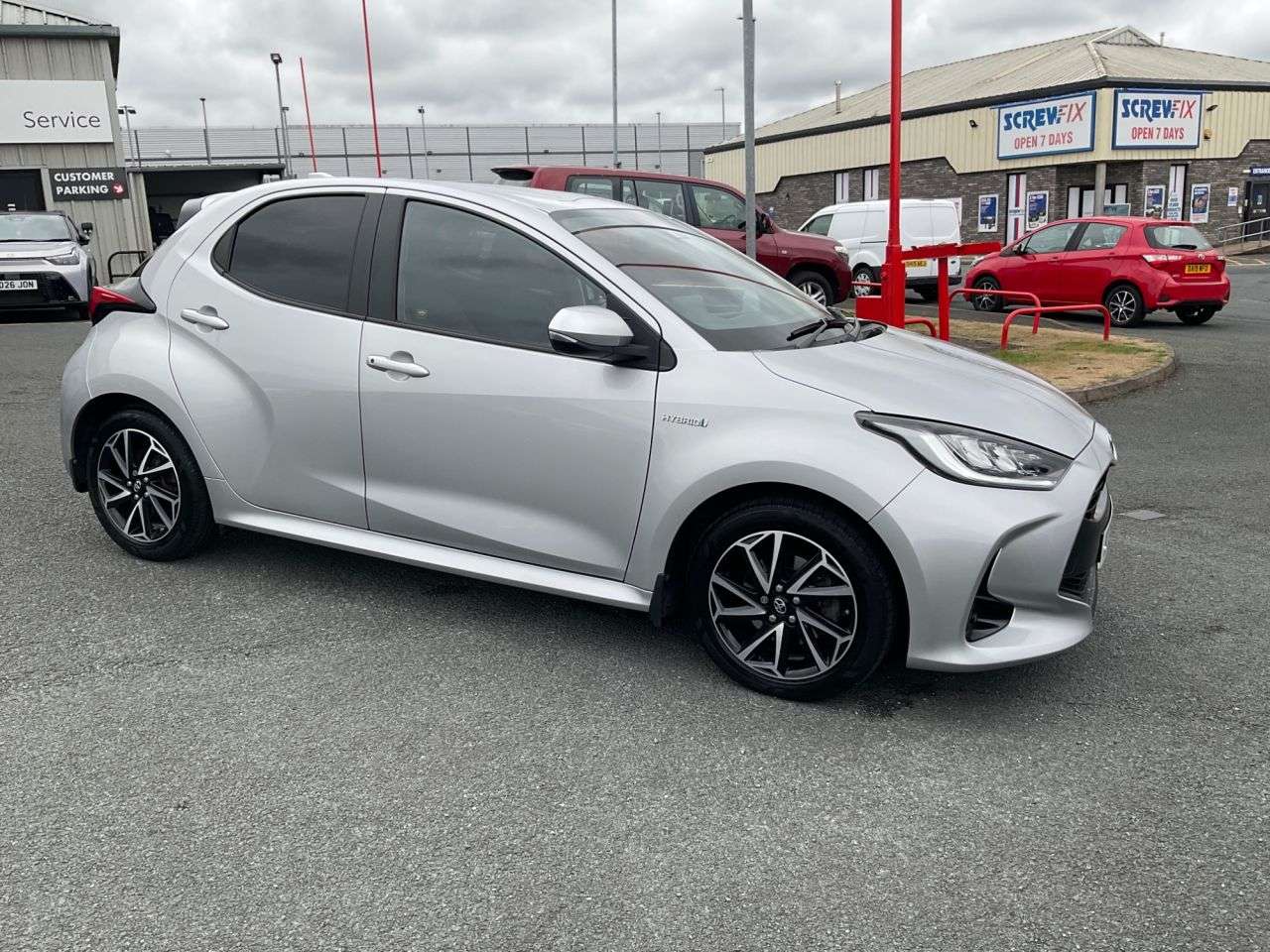 A 2021 TOYOTA YARIS 1.5 VVT-h Design Hatchback 5dr Petrol Hybrid E-CVT Euro 6 (s/s) (116 ps) Ca A 2021 TOYOTA YARIS 1.5 VVT-h Design Hatchback 5dr Petrol Hybrid E-CVT Euro 6 (s/s) (116 ps) Ca