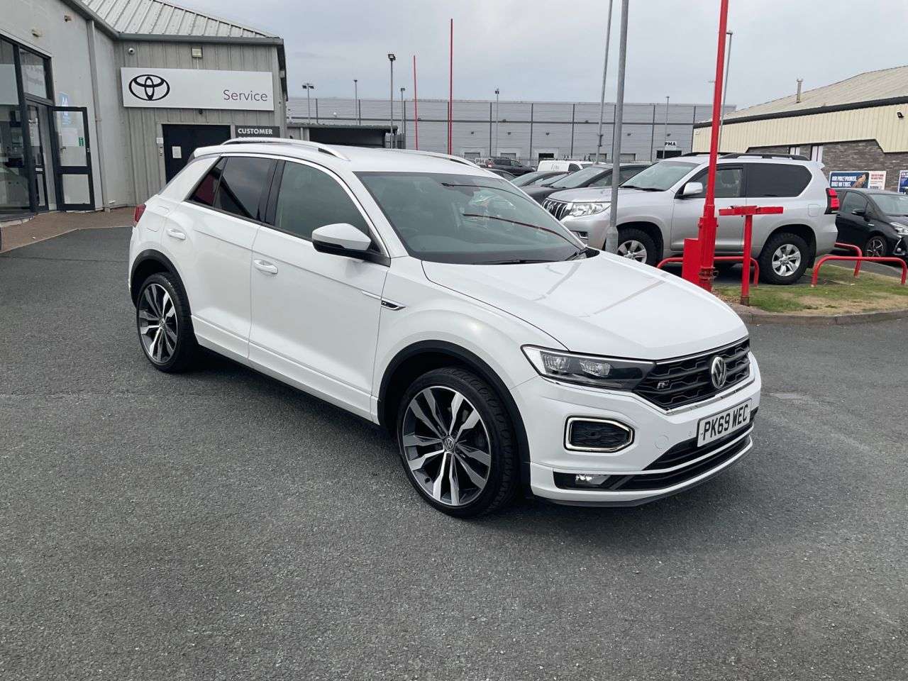 A 2019 VOLKSWAGEN T-ROC 1.5 TSI GPF EVO R-Line SUV 5dr Petrol DSG Euro 6 (s/s) (150 ps) Nav Sensors A 2019 VOLKSWAGEN T-ROC 1.5 TSI GPF EVO R-Line SUV 5dr Petrol DSG Euro 6 (s/s) (150 ps) Nav Sensors