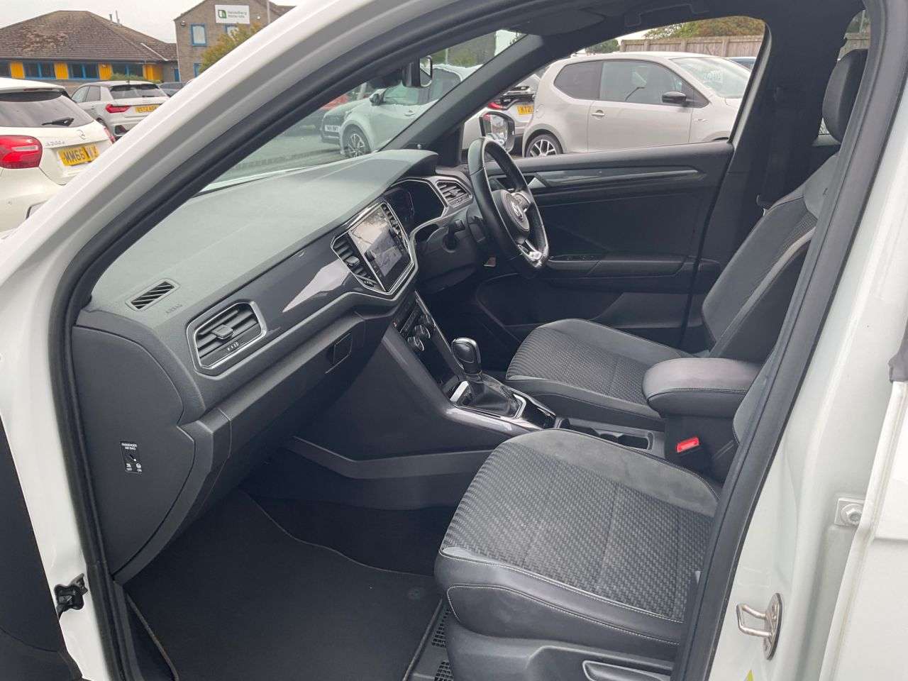 2019 VOLKSWAGEN T-ROC 2019 VOLKSWAGEN T-ROC