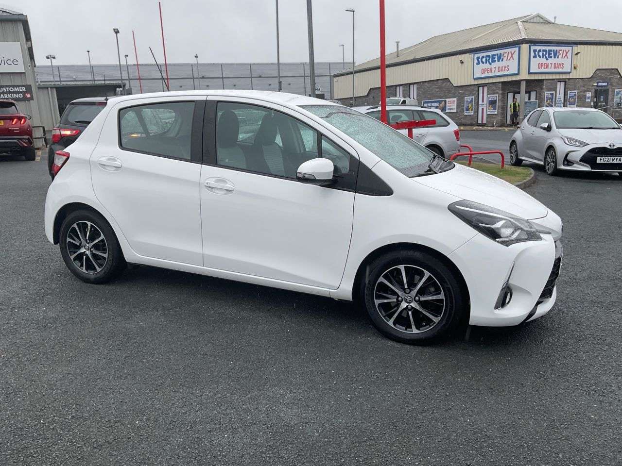 A 2019 TOYOTA YARIS 1.5 VVT-i Icon Tech Hatchback 5dr Petrol Manual Euro 6 (111 ps) A 2019 TOYOTA YARIS 1.5 VVT-i Icon Tech Hatchback 5dr Petrol Manual Euro 6 (111 ps)
