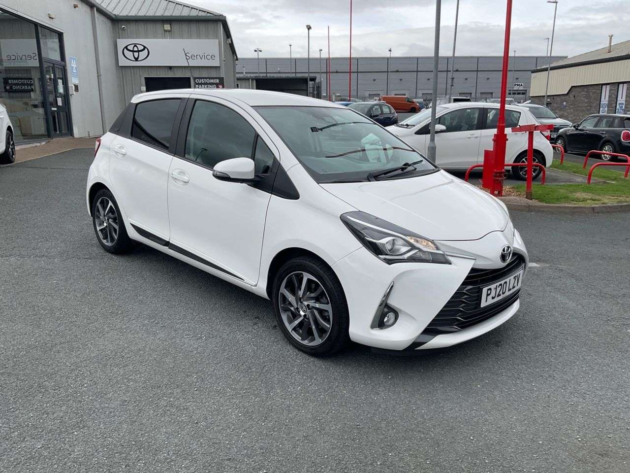 A 2020 TOYOTA YARIS 1.5 VVT-i Y20 Bi-tone Hatchback 5dr Petrol Manual Euro 6 (111 ps) Came A 2020 TOYOTA YARIS 1.5 VVT-i Y20 Bi-tone Hatchback 5dr Petrol Manual Euro 6 (111 ps) Came