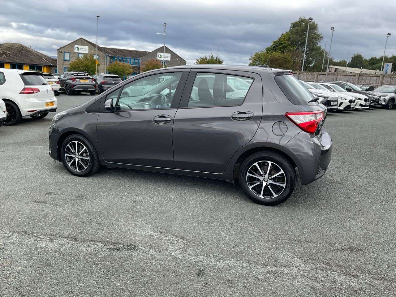 2017 TOYOTA YARIS 2017 TOYOTA YARIS