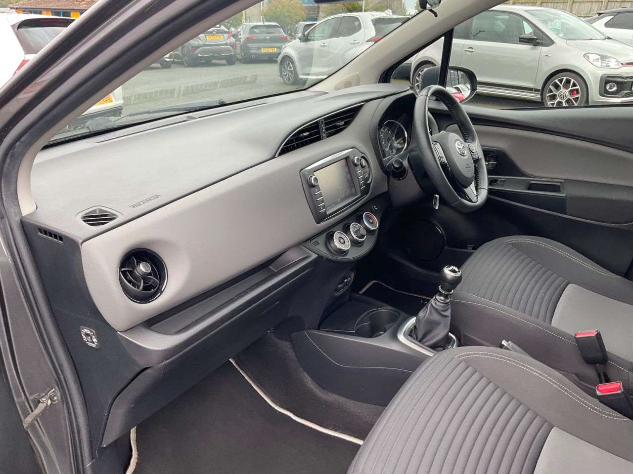 2017 TOYOTA YARIS 2017 TOYOTA YARIS
