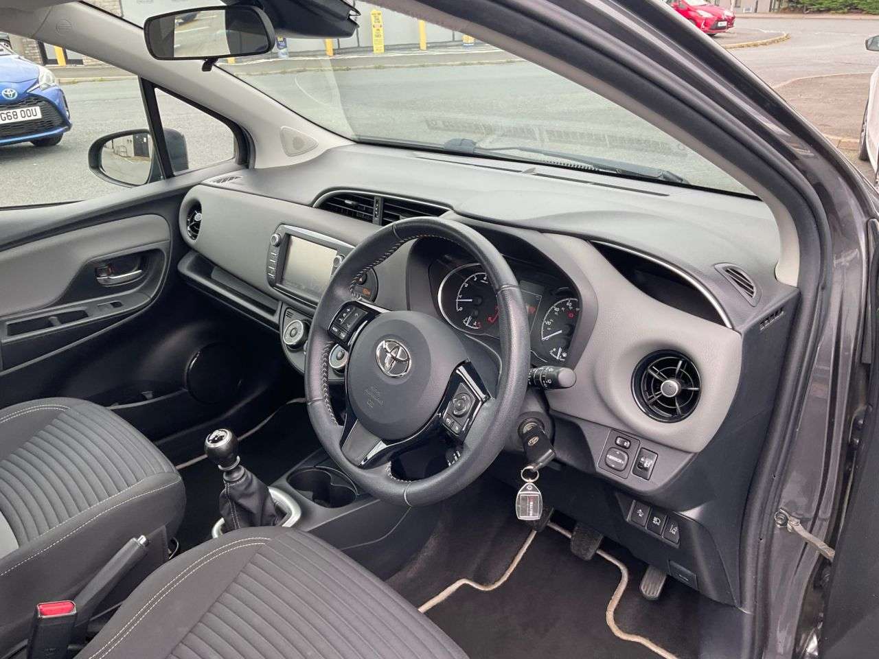 2017 TOYOTA YARIS 2017 TOYOTA YARIS